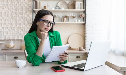 Entretiens à distance : conseils et astuces pour mener des entretiens en ligne réussis