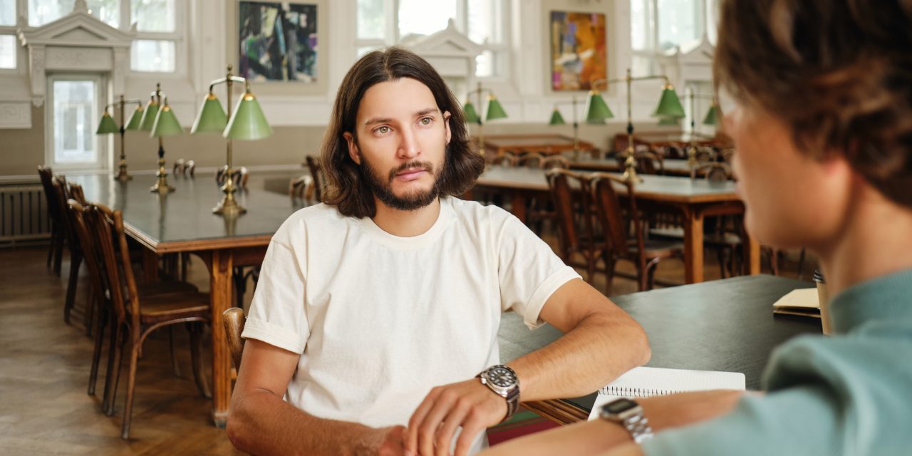 Maîtriser l&rsquo;art de la communication non verbale lors d&rsquo;un entretien d’embauche